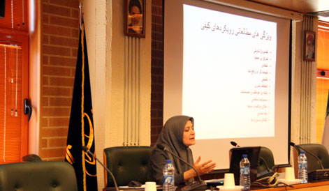 آیكونولوژی تصویر را حامل گزارش میداند
