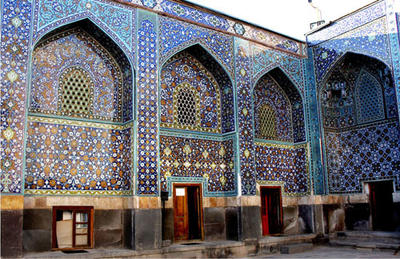 مرمت کاشی‌های جنت سرا و سردر ورودی مجموعه شیخ صفی اردبیل
