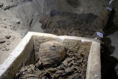 کشف 28 مومیایی در دخمه‌های باستانی مصر