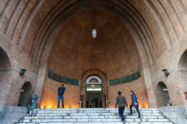 نماد نور الهی در موزه ملی ایران