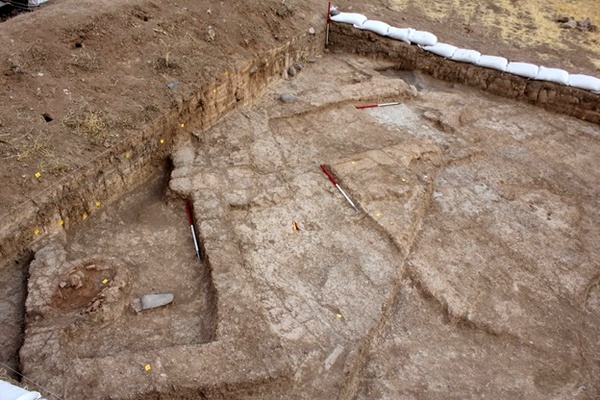 یک سازه معماری ۷ هزار ساله در استان کرمانشاه کشف شد