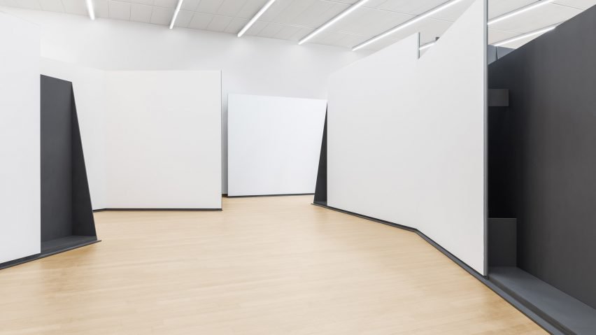 طراحی دیوارهای منعطف برای نمایش آثار هنری در موزه Stedelijk آمستردام