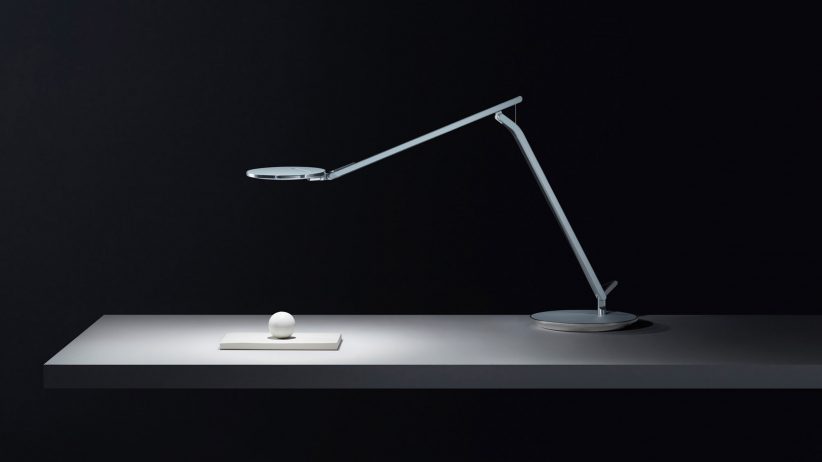 طراحی لامپ Humanscale Infinity برای مبارزه با فشار چشم از صفحه نمایش های رایانه