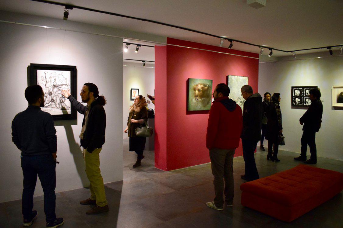 گزارش تصویری نمایشگاه "دور نزدیک پیش رو" در نگارخانه روند مشهد