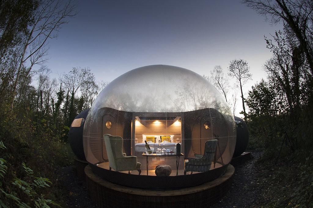 خوابیدن زیر ستاره ها در گنبدهای حباب ایرلند