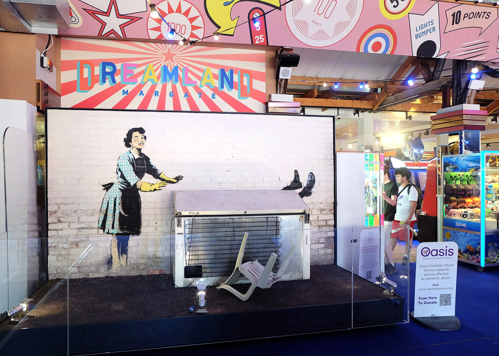Banksy Mural "Valentine`s Day Mascara" to Be Publicly Sold at $153 Per Share