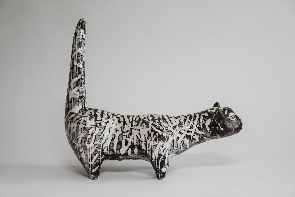 A Ceramic Cat Made by a Young David Hockney Smashes Expectations at Auction, Fetching a Stunning $136,000