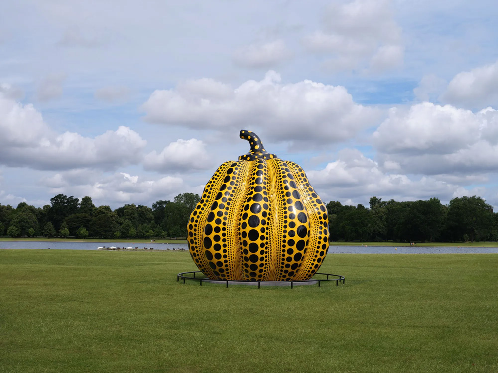 London`s Serpentine Galleries Unveil 19-Foot-Tall Pumpkin Sculpture by Yayoi Kusama