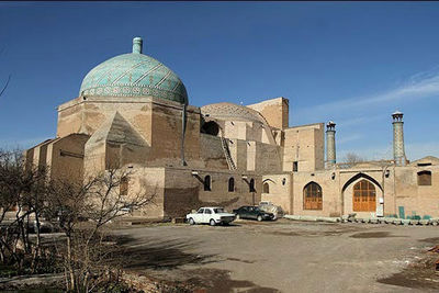 گروهی اروپایی مسجد جامع عتیق قزوین را مرمت میکنند