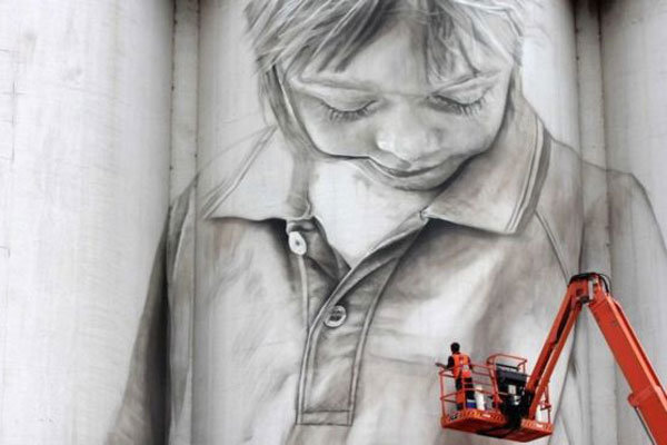 نجات شهرهای کوچک استرالیا با نقاشی دیواری