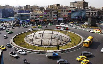 پیرایش شهری میدان انقلاب در دستور کار سازمان زیباسازی