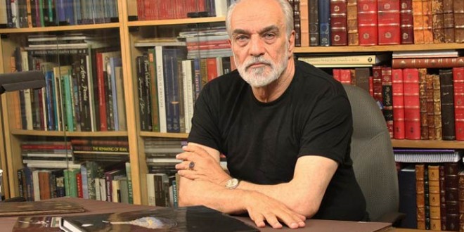 رونق بازار خوشنویسی از دیدگاه آیدین آغداشلو