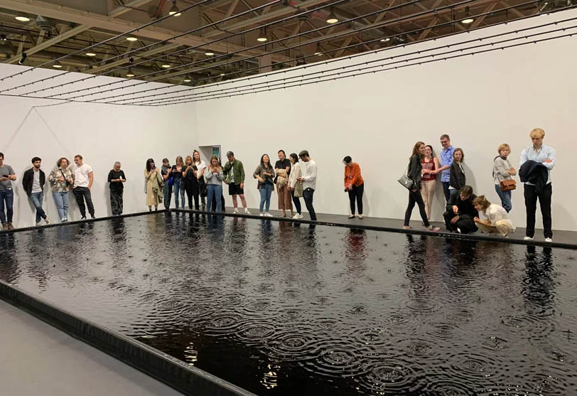 استخر آب fainaru در آرت بازل 2019 به نمایش در آمد