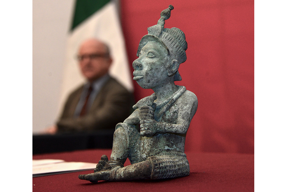 Mexico returns ancient sculpture to Nigeria