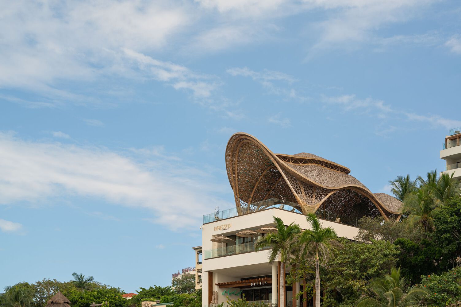 Bamboo Temple Hotel / Arquitectura Mixta