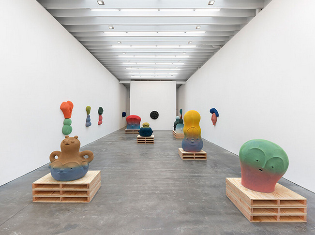 Textural ceramic "masks" by en iwamura show at ross + kramer gallery in new york